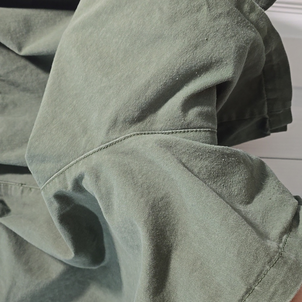 Old Navy Green Bermuda Shorts Classic Cotton Twill - Picture 8 of 11
